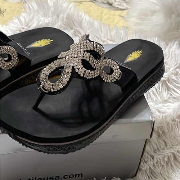 Practically new wore once - Picture 5 of 7